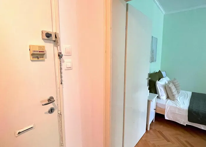 Bohemian Bright & Calm 2br - Center - Private Balcony Sofie