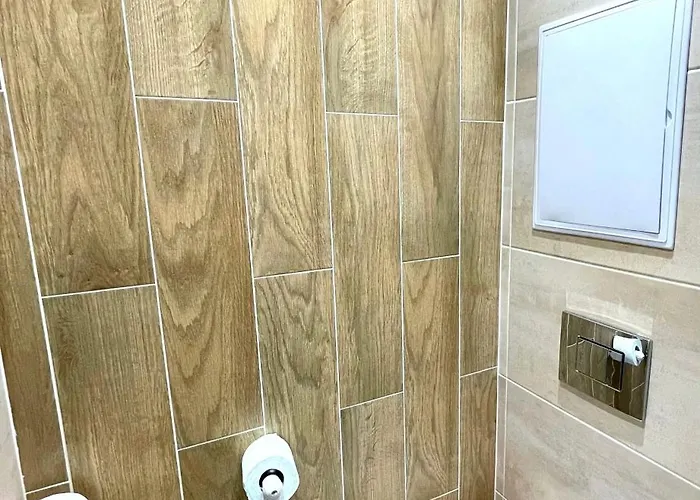 Bohemian Bright & Calm 2br - Center - Private Balcony *