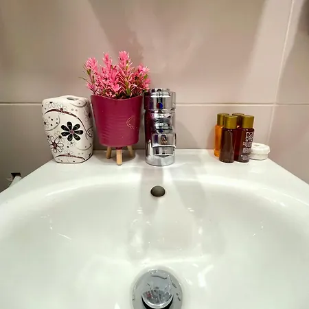 Bohemian Bright & Calm 2br - Center - Private Balcony *