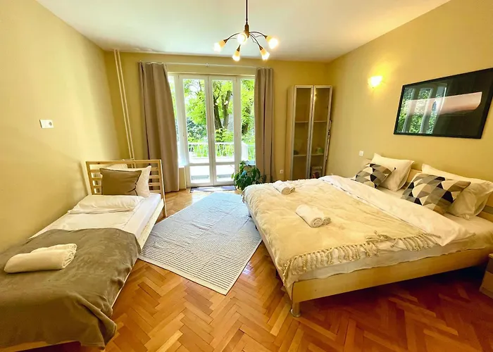 Bohemian Bright & Calm 2br - Center - Private Balcony Lejlighed *