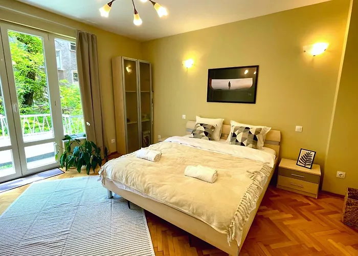 Lejlighed Bohemian Bright & Calm 2br - Center - Private Balcony Sofia