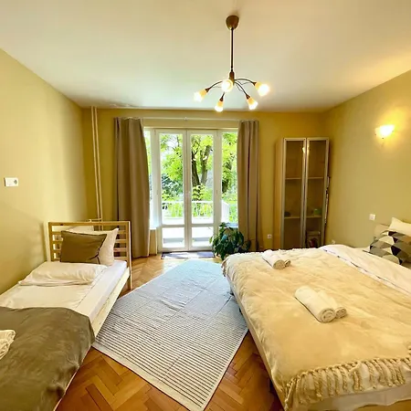 Bohemian Bright & Calm 2br - Center - Private Balcony Appartamento Sofia
