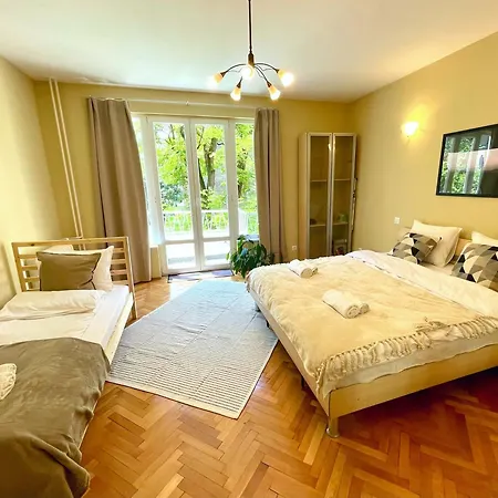 아파트 Bohemian Bright & Calm 2br - Center - Private Balcony 소피아