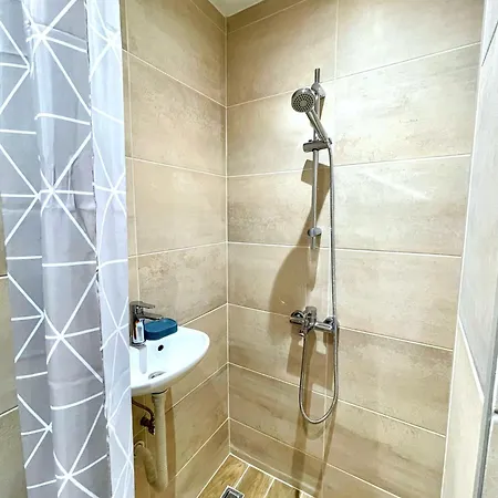 아파트 Bohemian Bright & Calm 2br - Center - Private Balcony