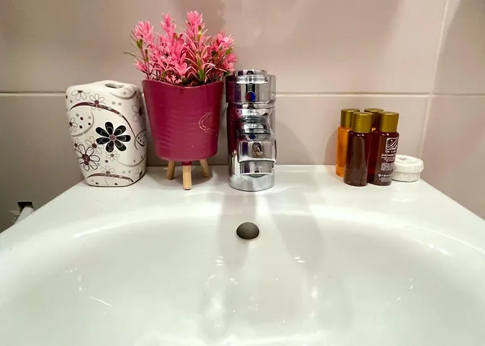 Bohemian Bright & Calm 2br - Center - Private Balcony *