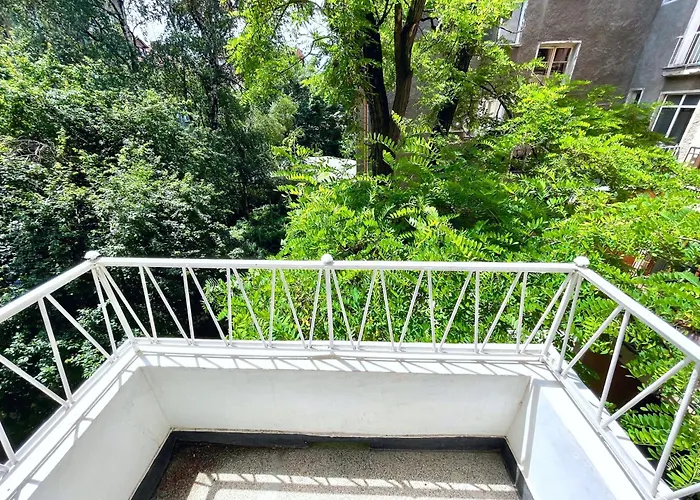 Bohemian Bright & Calm 2br - Center - Private Balcony Apartment Sofia