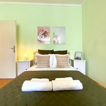 Bohemian Bright & Calm 2br - Center - Private Balcony Appartement *