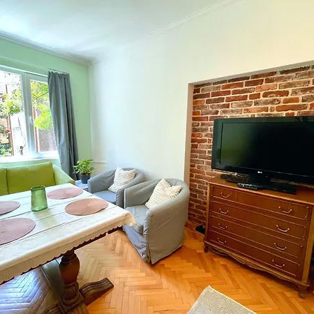 Bohemian Bright & Calm 2br - Center - Private Balcony