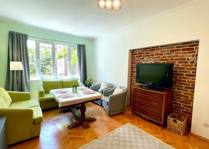 Bohemian Bright & Calm 2br - Center - Private Balcony Apartment Sofia